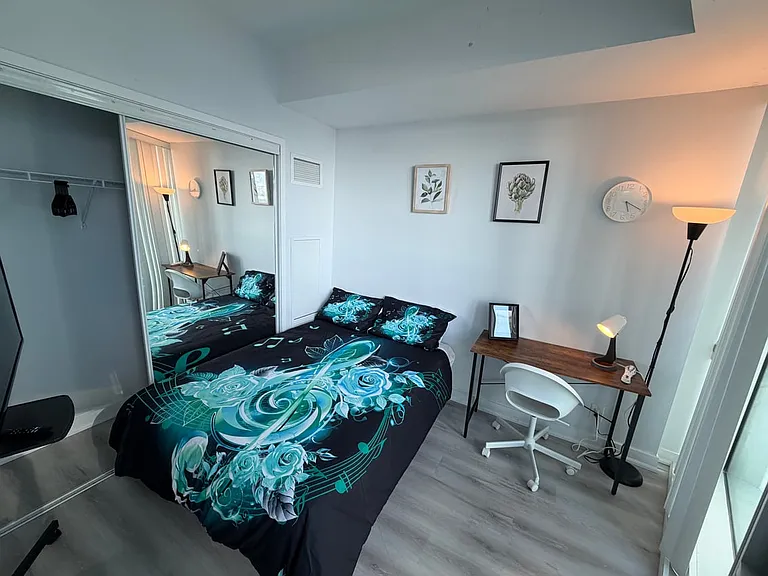 14 York St #3505A — Photo 1