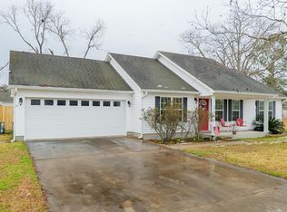 62 Pecan St, Ray City, GA 31645