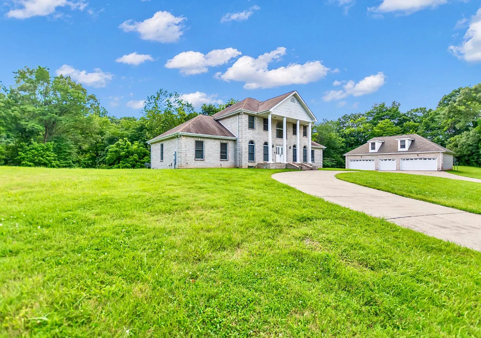 1400 Slaydenwood Rd — Photo 2