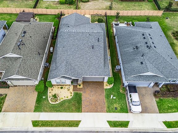 2nd image of 5662 NW 40th Loop