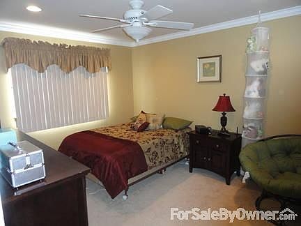 Upstairs bedroom with w-i-c