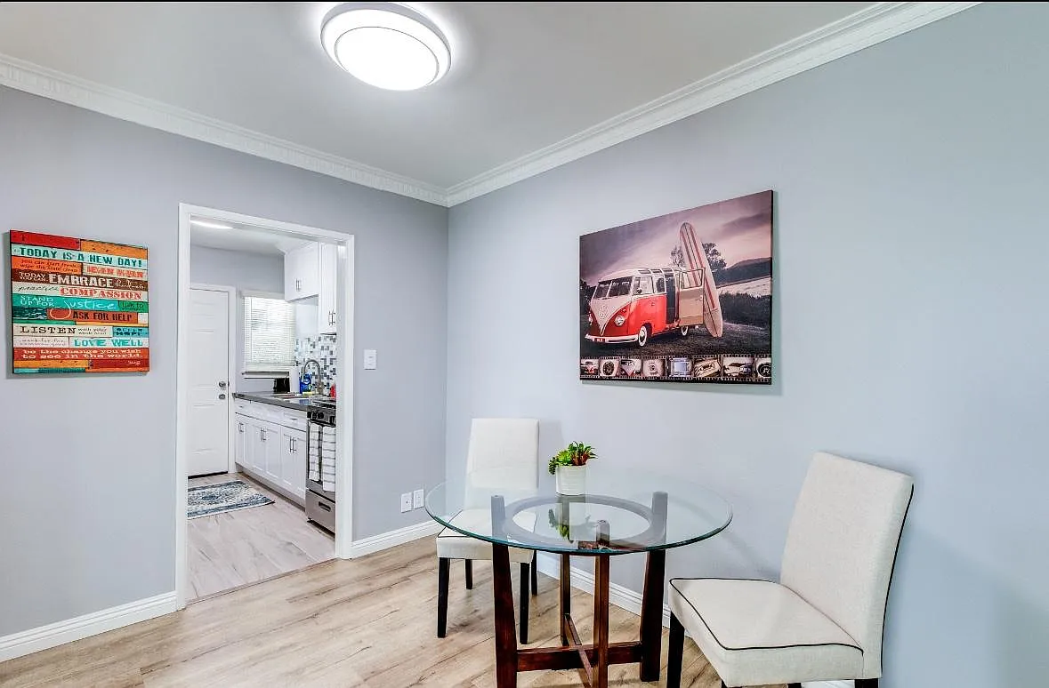 2244 W Adams Blvd — Photo 4