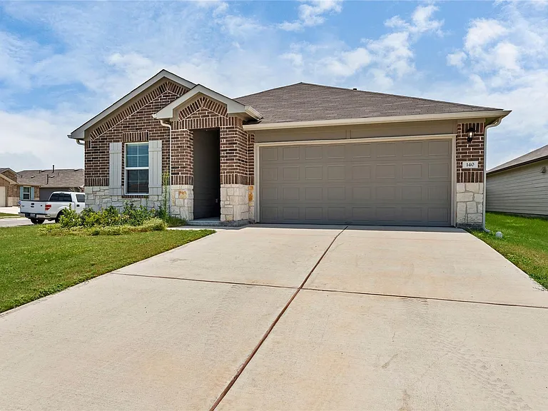 140 Fire Oak Dr — Photo 3