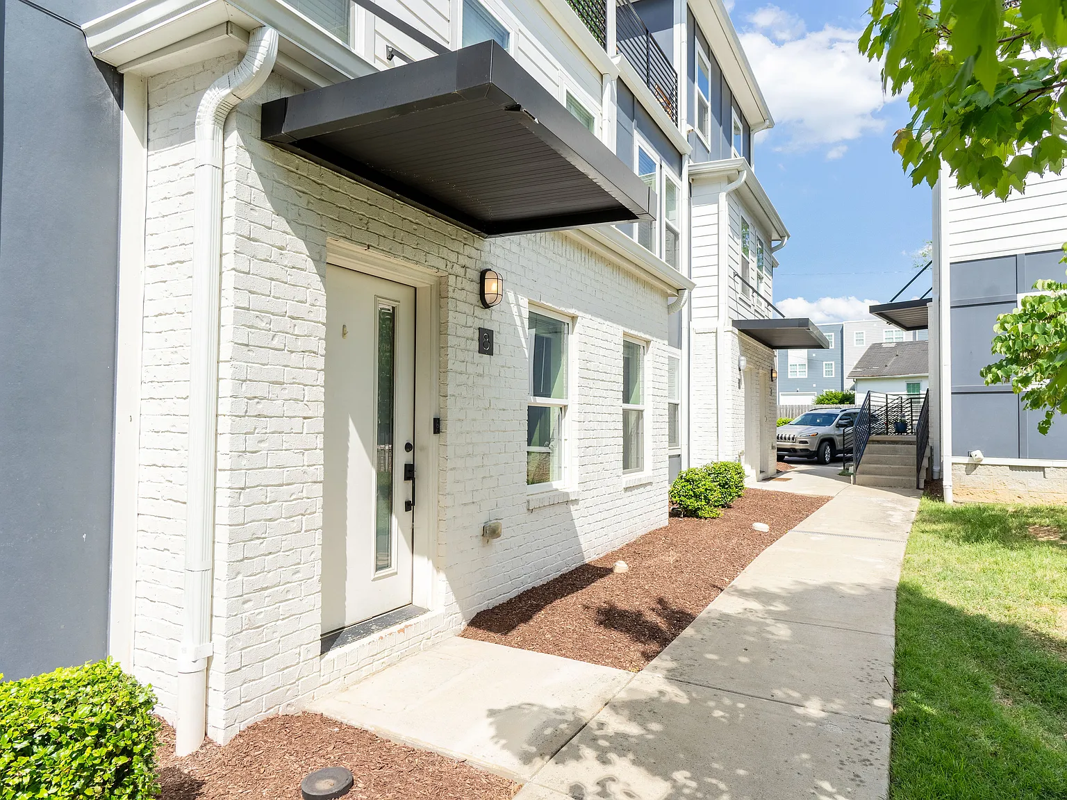1 bed, 969 sqft, $1,975 — Photo 4