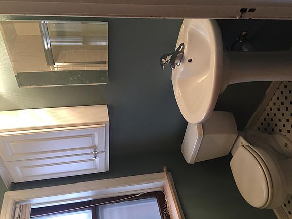 Awesome fresh bathroom