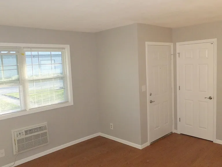 605 W North St #B — Photo 11