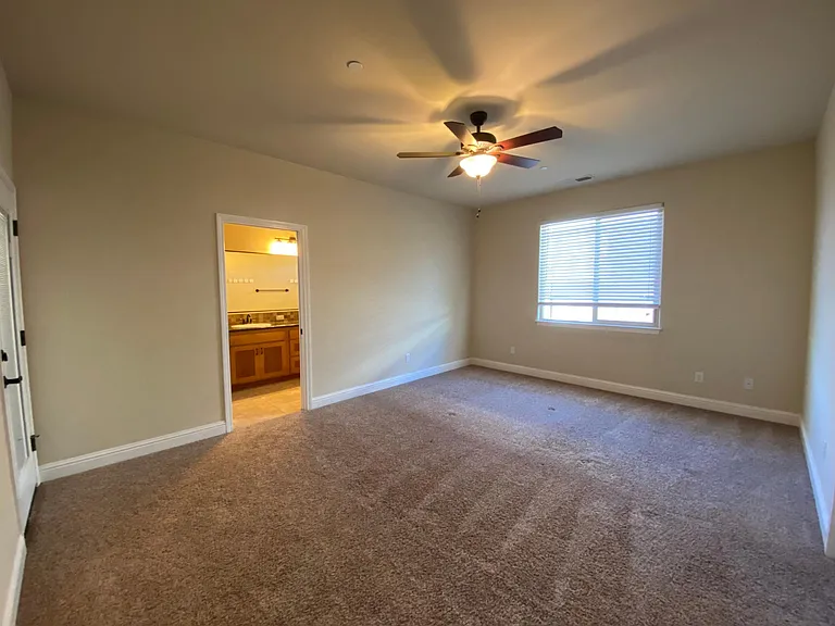 28 Phyllis Ct — Photo 10
