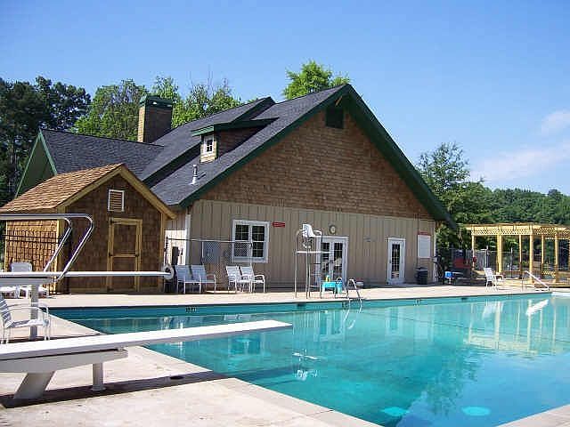 community pool & club house