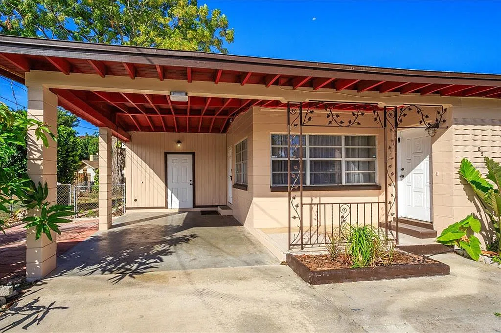 4 bed, 2.0 bath, 1822 sqft, $2,900 — Photo 2