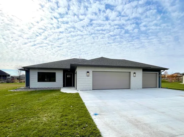 3209 Chaplin Dr, Milford, IA 51351