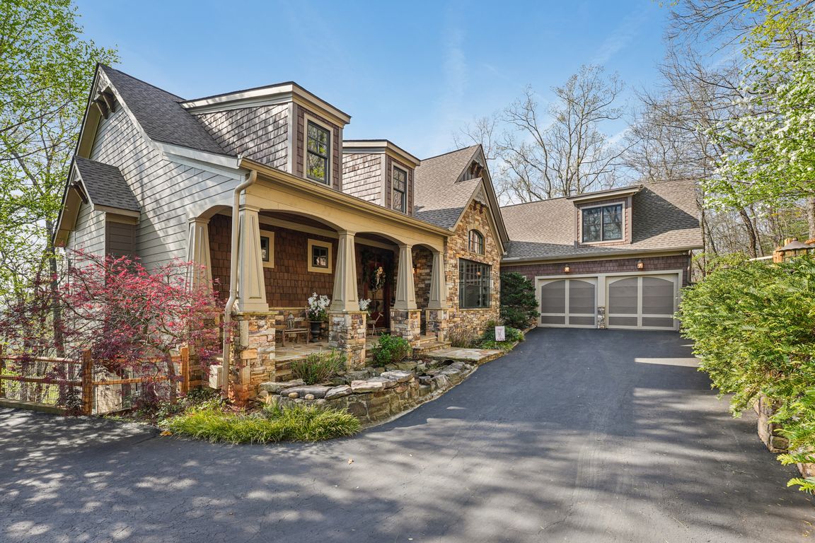 Cox Mountain Dr-S0904-001.jpg