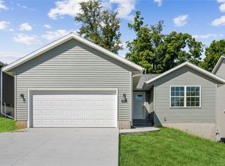 2026 Sugar Creek Dr NW, Cedar Rapids, IA 52405
