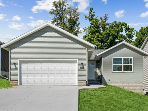 2026 Sugar Creek Dr NW, Cedar Rapids, IA 52405