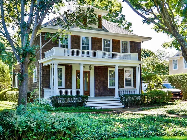 https://photos.zillowstatic.com/fp/74238161cf9e888832d680c7c25b8cc5-p_e.webp