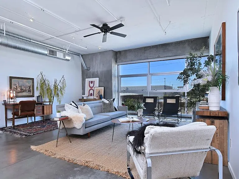 510 S Hewitt St #305 — Photo 13