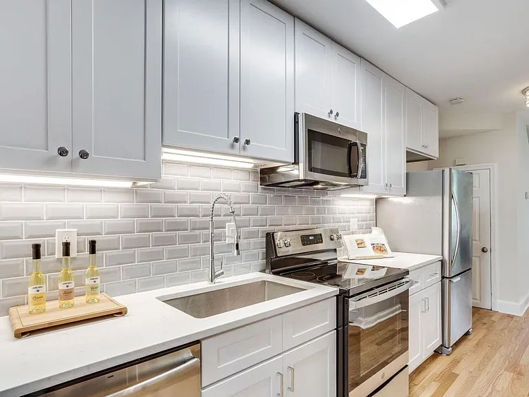 118 O St SW — Photo 6