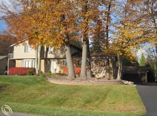 4891 Parview Dr, Clarkston, MI 48346