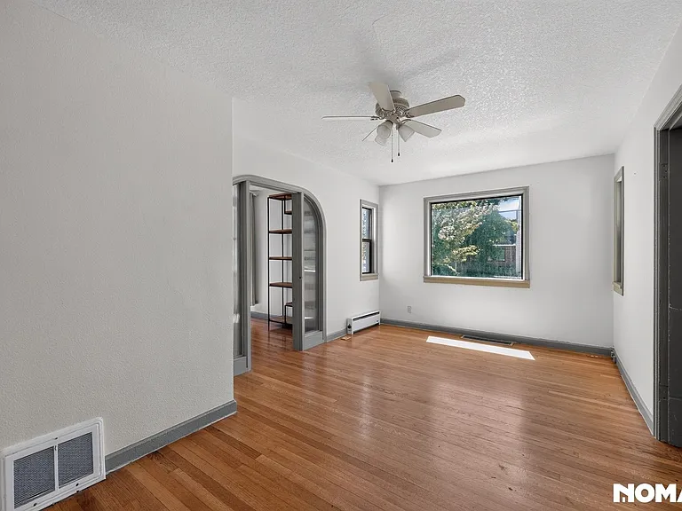 1600 Columbia St — Photo 6