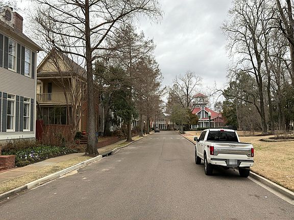 5th image of 847 Harbor Bend Rd