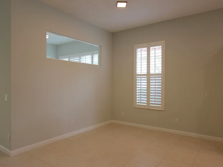 117 Hampton Cir — Photo 12