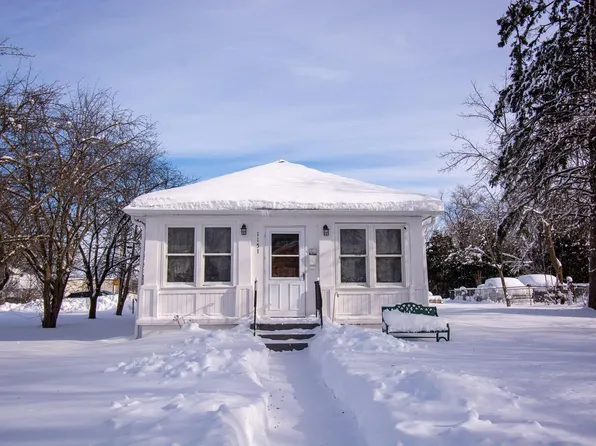 1151 Center STREET, Lake Geneva, WI 53147