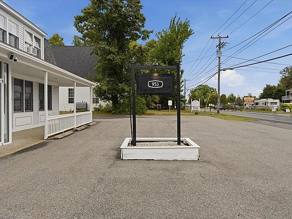3rd image of 953 Bar Harbor Road