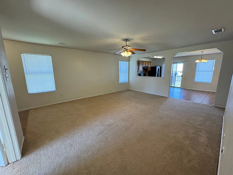 6600 Taree Loop — Photo 5