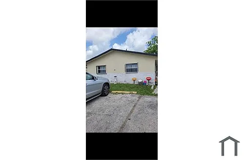 2981 NW 4th Ct Photo 1