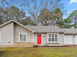 947 Hunters Retreat Dr, Collierville, TN 38017