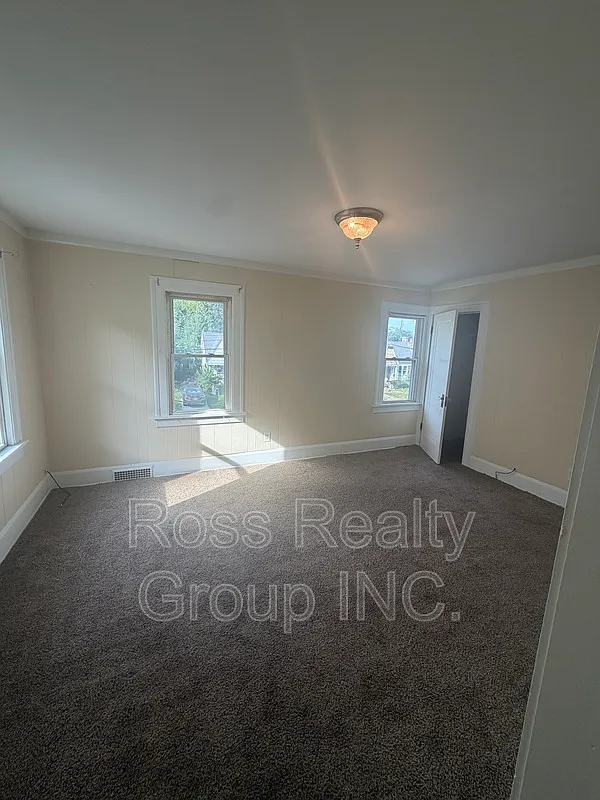 1 bed, 1.0 bath, 875 sqft, $700 — Photo 2