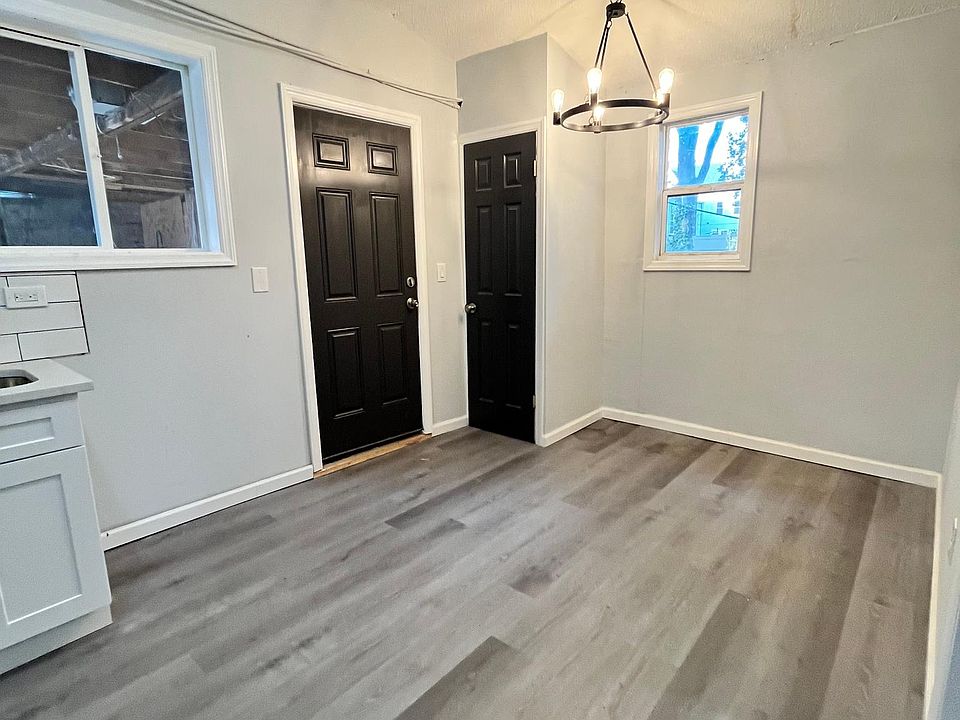 2nd image of 74 Clerk St