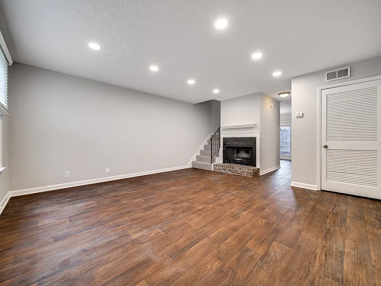 509 Alexander Dr — Photo 6