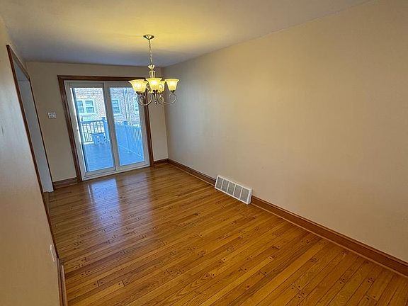 3rd image of 251 Revere Rd