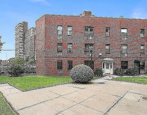 438 Clermont Ave #C — Photo 16