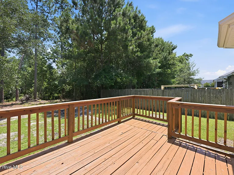 106 Lakeside Green Dr — Photo 28