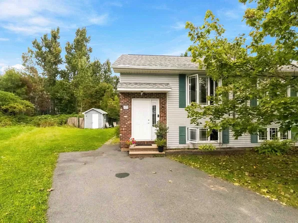 34 Lindsay Ct, Halifax, NS B4E 2K1