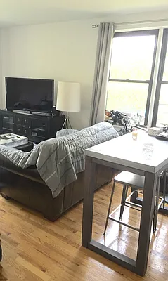 Rented by Bold New York | media 7