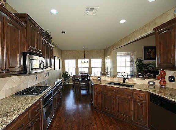 Kitchen - faux finish walls