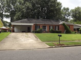 5885 Foxdale Rd, Memphis, TN 38115