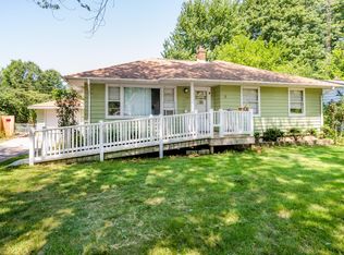 1201 Ravina Ave, Benton Harbor, MI 49022