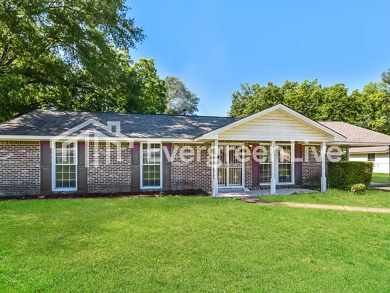 3660 Robert E Lee Dr — Photo 2
