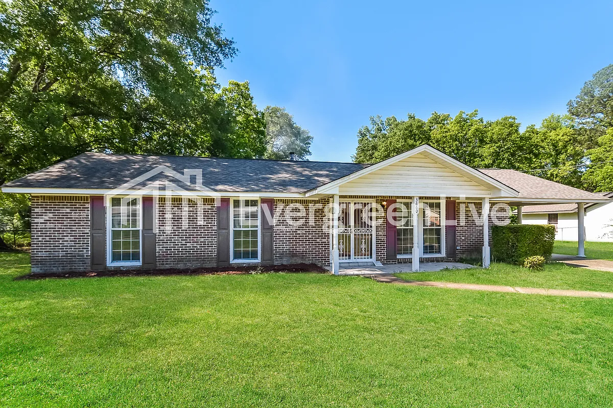 Building Photo - 3660 Robert E Lee Dr