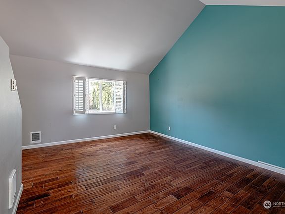 4th image of 8418 54th Court SE