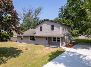 46236 Sunset St, Northville, MI 48167