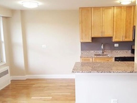 2nd image of 1240 Morrison Ave APT 11