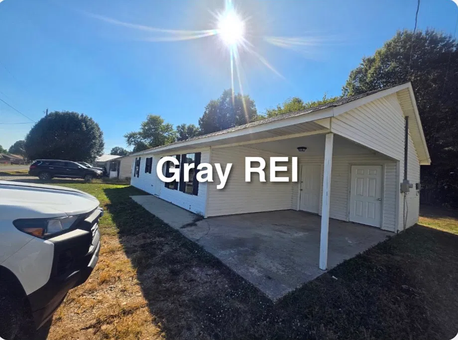 3 bed, 1152 sqft, $1,175 — Photo 2