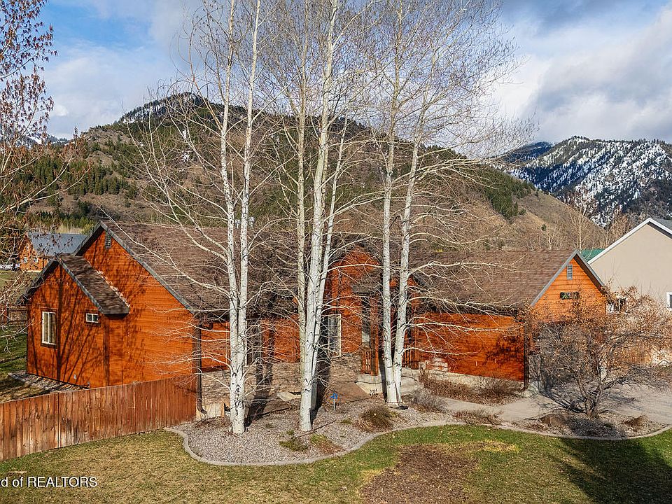 1st image of 293 Alta Dr