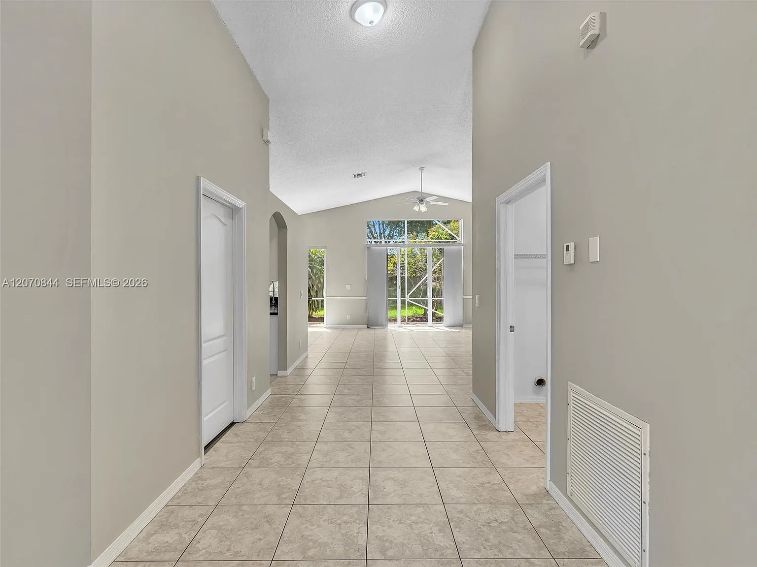 3 bed, 3800 sqft, $3,800 — Photo 1