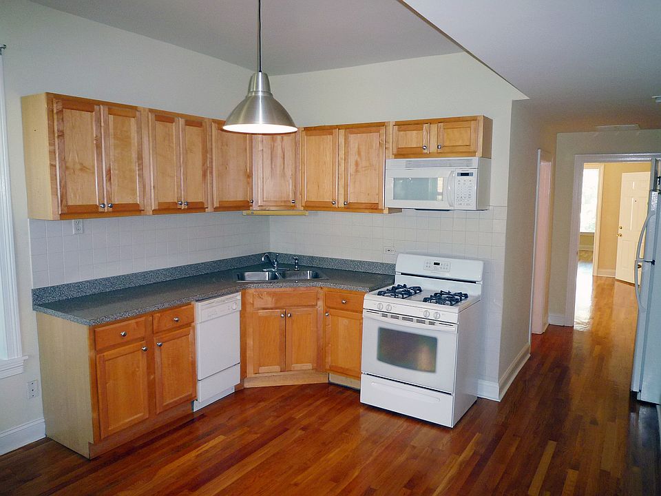 1st image of 1431 N Washtenaw Ave APT 2