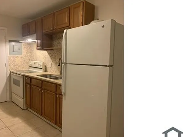 2912 L D Parker Dr #2, Charlotte, NC 28206